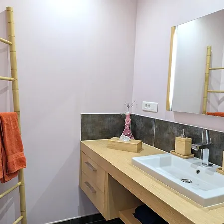 Confortable Pour 4 Personnes Avec Jardin Et Terrasse Pres De Nancy - Fr-1-584-102 * Villey-le-Sec